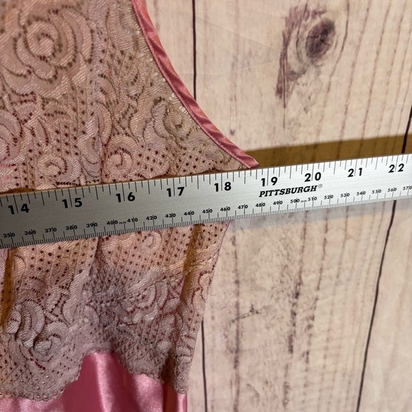 Vintage Nine and CompanyElegant Pink floral Lace Trim Chemise Slip Dress Large - Picture 3 of 6